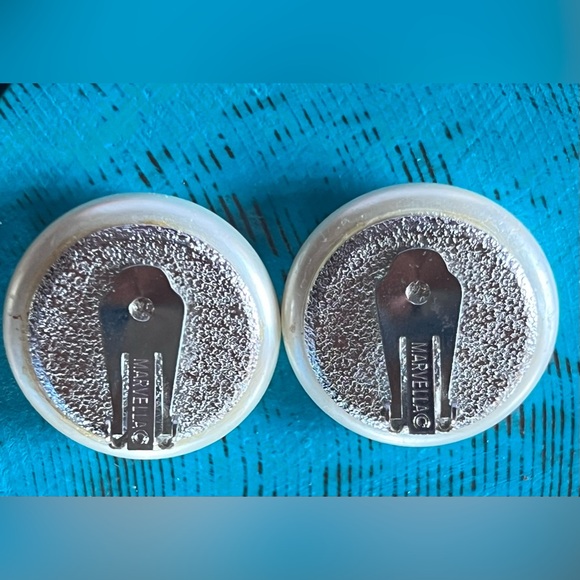 Vintage Marvella & Fashion Faux Pearl Button Clip-On Earrings - Picture 2 of 3